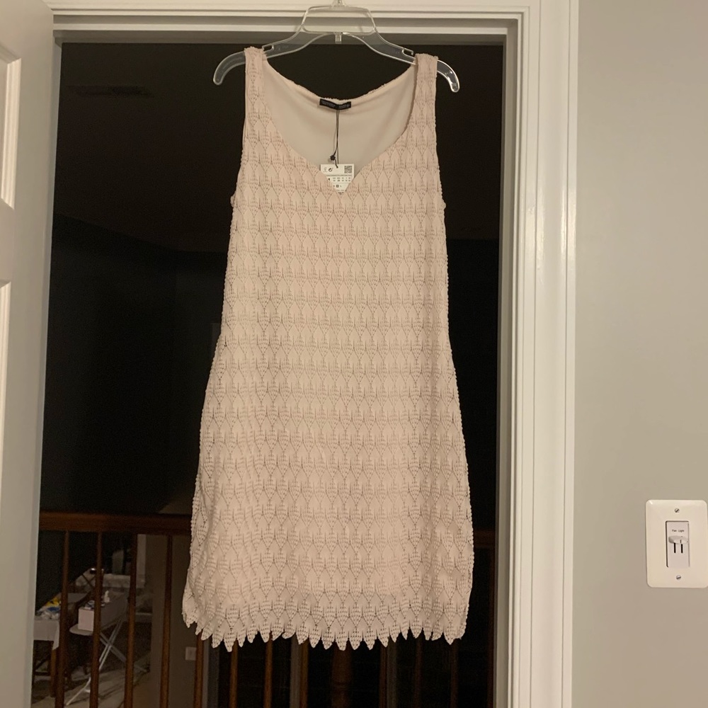 Zara Dress Women’s Cream Colored Dress Size Medium Sleeveless